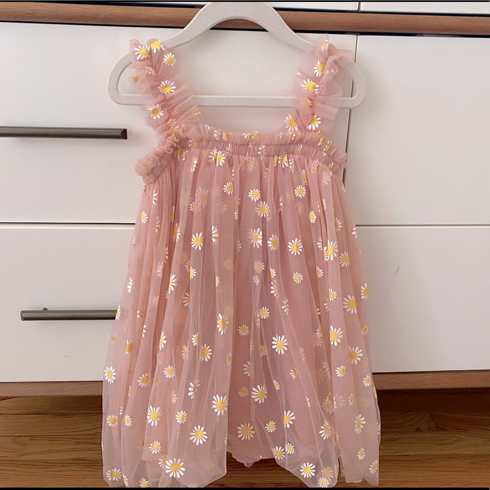 Pink tulle dress with flower embroidery